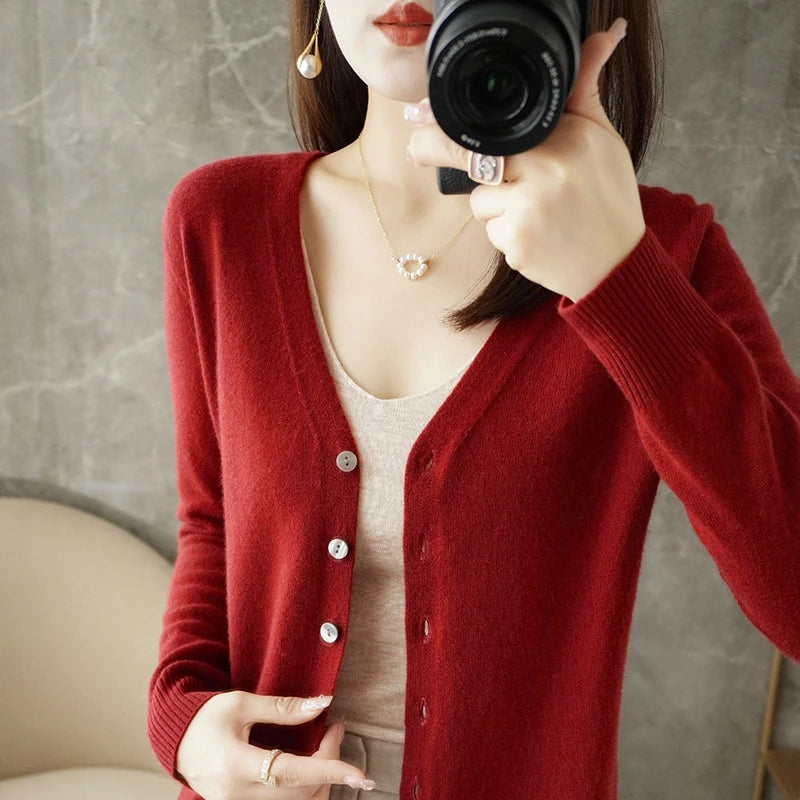 2025 new V-Neck Temperament Small Fragrance Women's Knitted Sweater Coat Special Cardigan ZHI D035