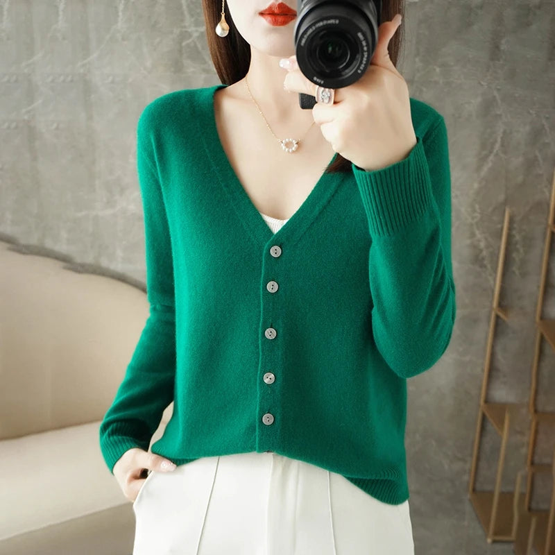 2025 new V-Neck Temperament Small Fragrance Women's Knitted Sweater Coat Special Cardigan ZHI D035