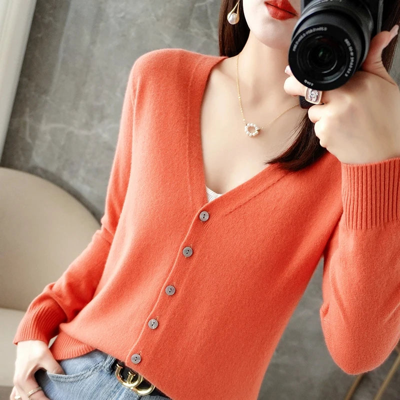 2025 new V-Neck Temperament Small Fragrance Women's Knitted Sweater Coat Special Cardigan ZHI D035