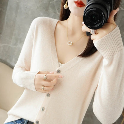 2025 new V-Neck Temperament Small Fragrance Women's Knitted Sweater Coat Special Cardigan ZHI D035