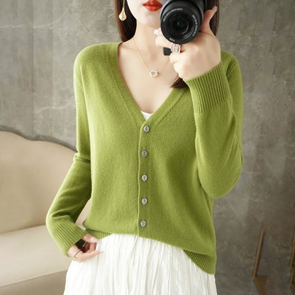 2025 new V-Neck Temperament Small Fragrance Women's Knitted Sweater Coat Special Cardigan ZHI D035