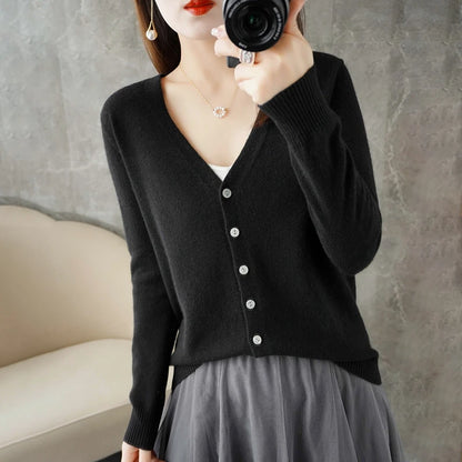 2025 new V-Neck Temperament Small Fragrance Women's Knitted Sweater Coat Special Cardigan ZHI D035
